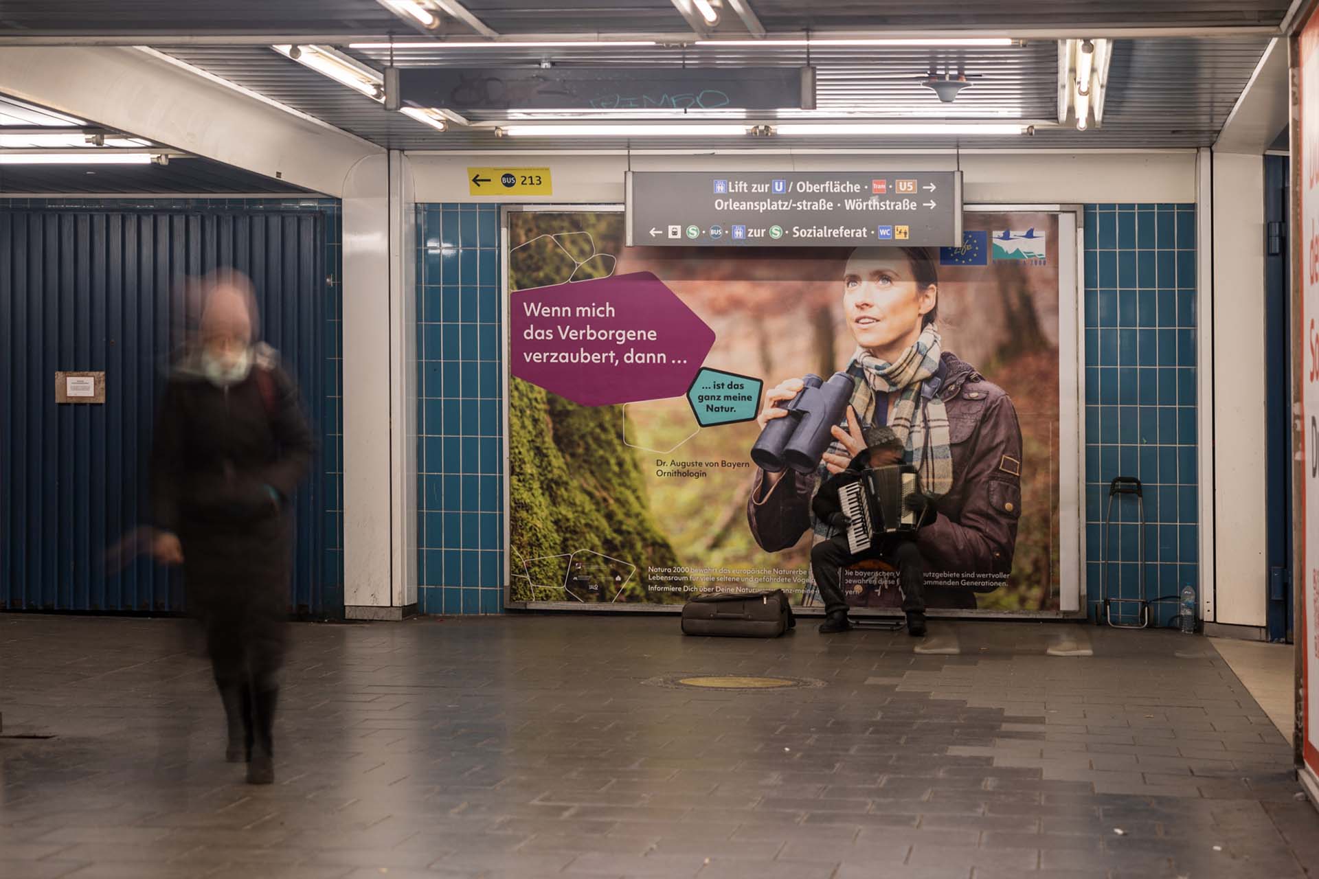 Großflächen Plakat von Natura 2000-Botschafterin Doktor Auguste von Bayern in München.